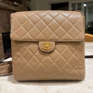 VERY RARE VINTAGE CHANEL QUILTED CAVIAR LEATHER CROSSBODY BAG Taupe 24K plated